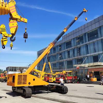 廠(chǎng)家直銷(xiāo) 越野吊 多功能履帶吊車(chē) 大型履帶吊車(chē)